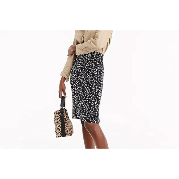 J. Crew Womens Pencil Skirt Daisy Floral Vented Lined Black‎ White Size 4